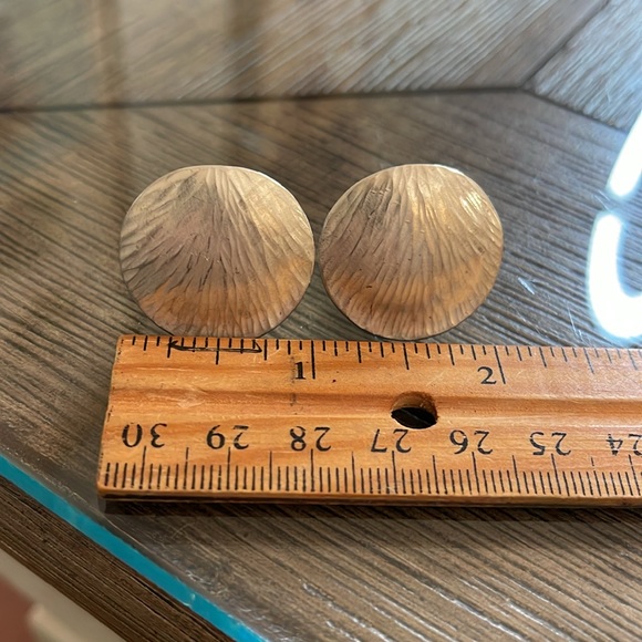 Marjorie Baer San Francisco Sterling Silver Plated Textured Disc Clip Earrings - Picture 10 of 14